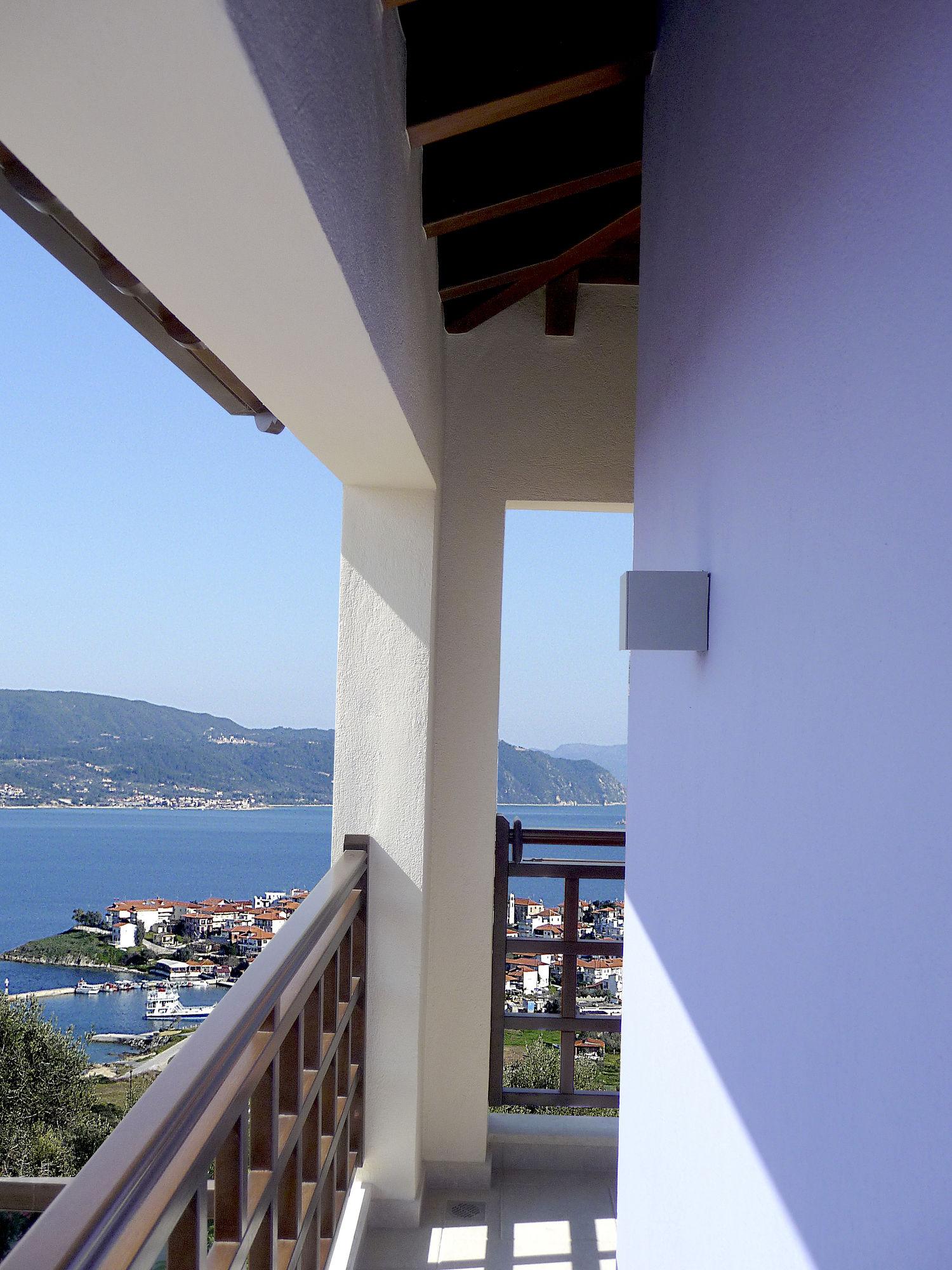 Helianthus Guesthouse Amolianí Exterior foto
